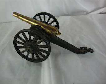Vintage PENN CRAFT Miniature Cast Iron Toy Civil War Cannon (set