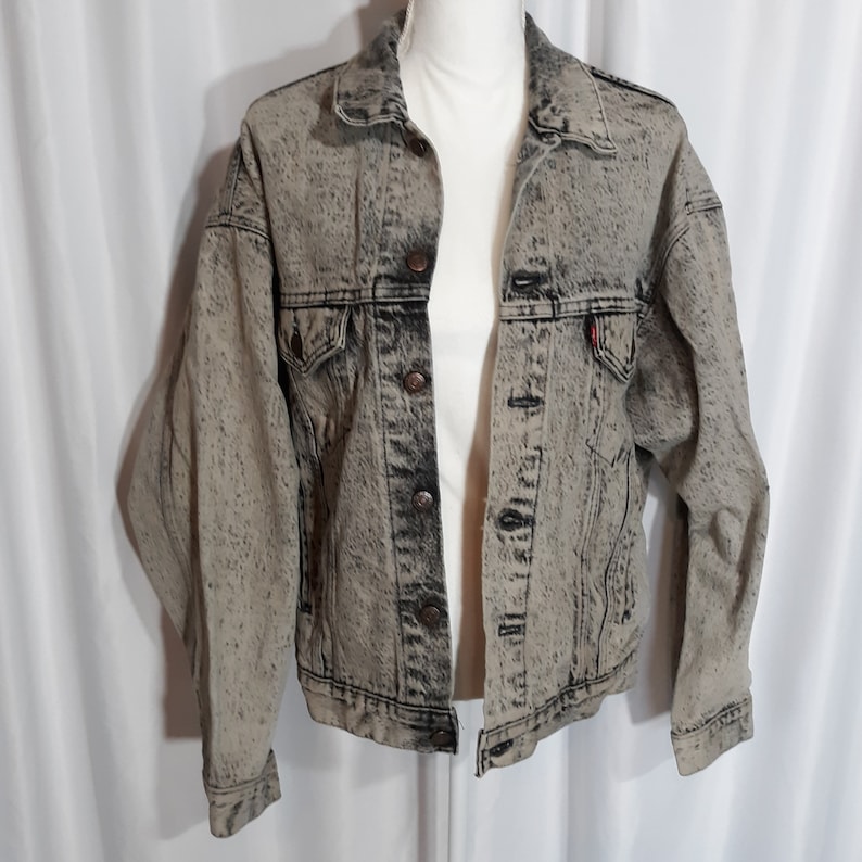 1980s Levi/'s Acid Washed Black Denim Jacket Large Men Women Made in USA Rocker Clothes Retro Fashion Jeans