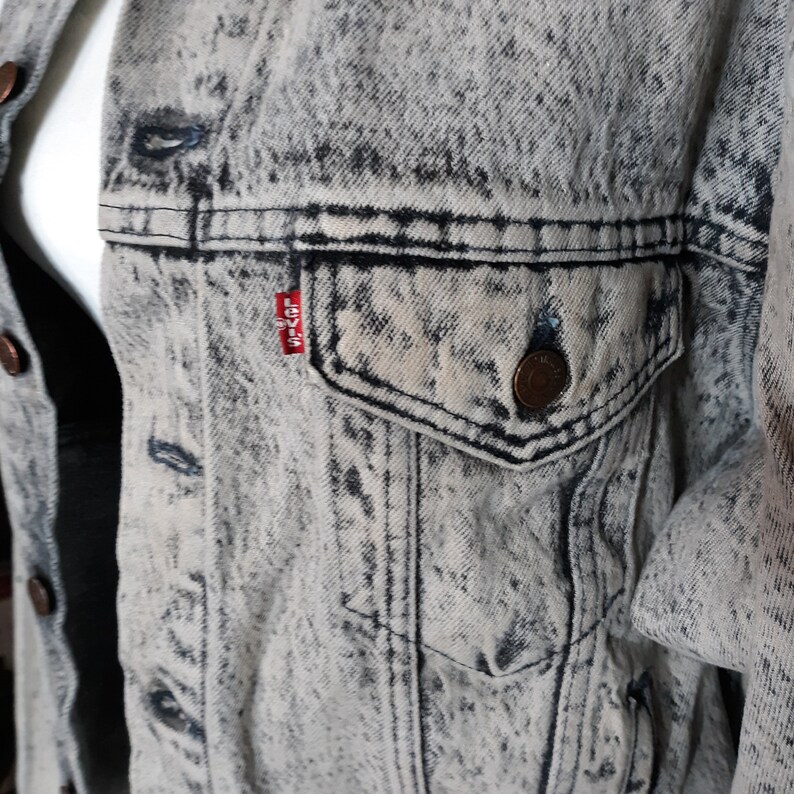 1980s Levi/'s Acid Washed Black Denim Jacket Large Men Women Made in USA Rocker Clothes Retro Fashion Jeans