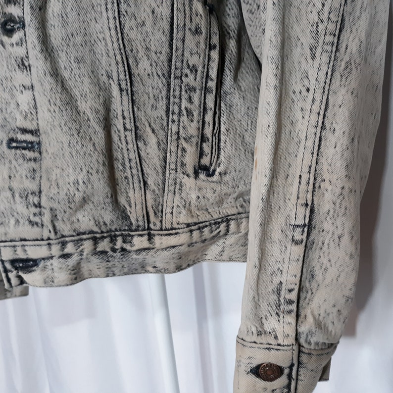 1980s Levi/'s Acid Washed Black Denim Jacket Large Men Women Made in USA Rocker Clothes Retro Fashion Jeans