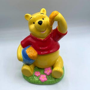 Walt Disney Winnie The Pooh Piggy Bank Ceramic Honey Pot Bear Enesco 8&quot;