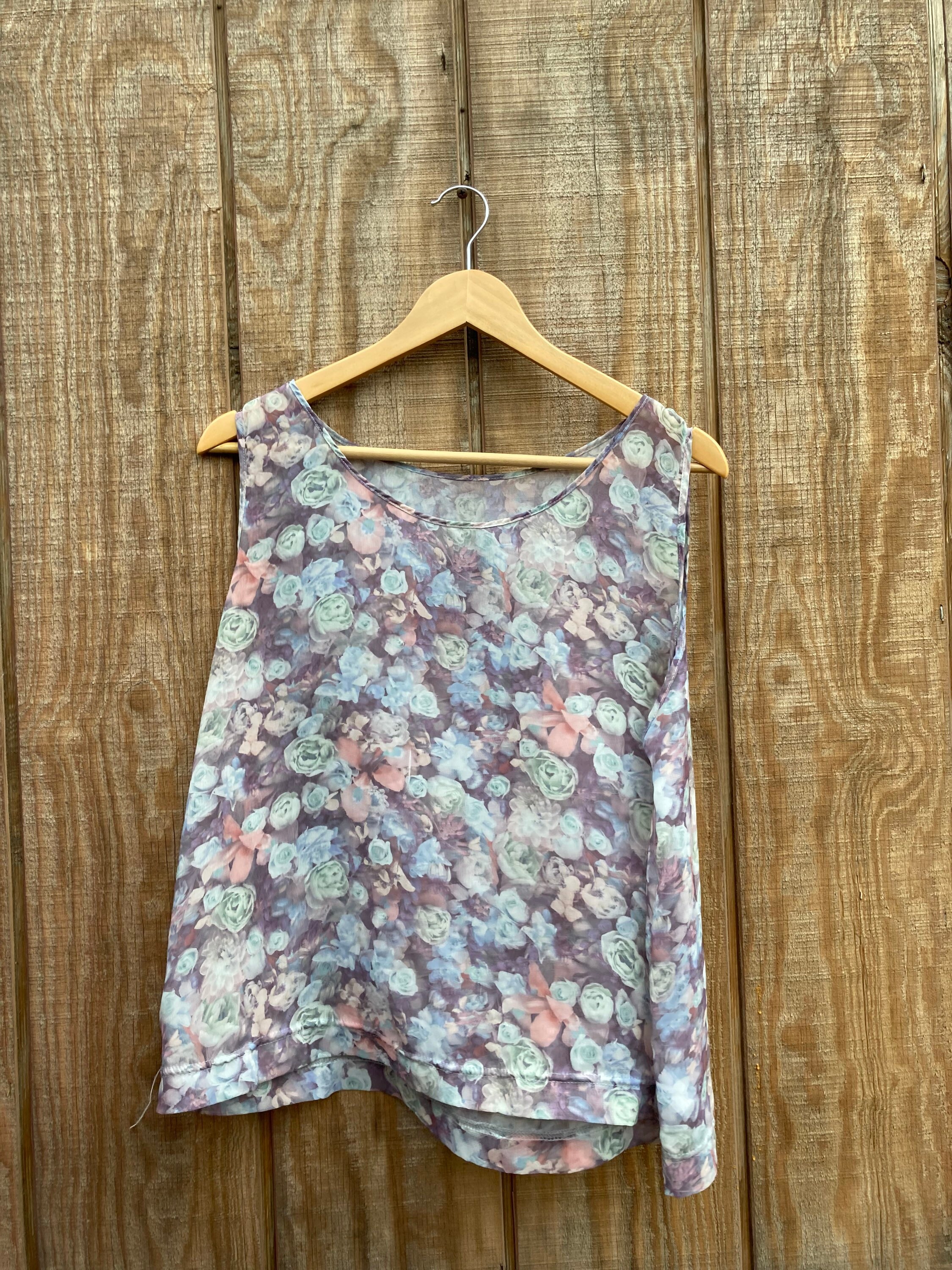 トップス sheer flower printed jersey tanktop Sheer Vintage Rose Print Tank - All Over Print Top