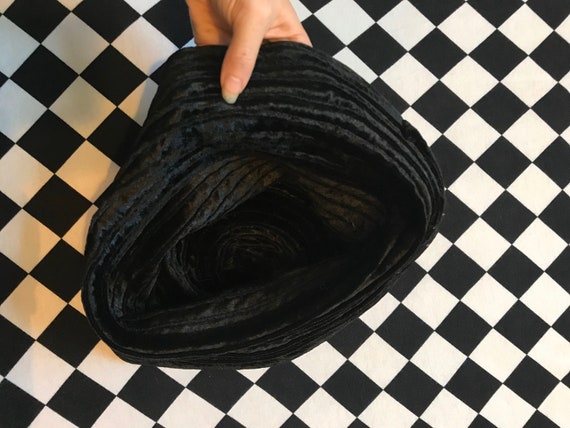 50s Vintage Black Velvet Cloche Hat - image 9