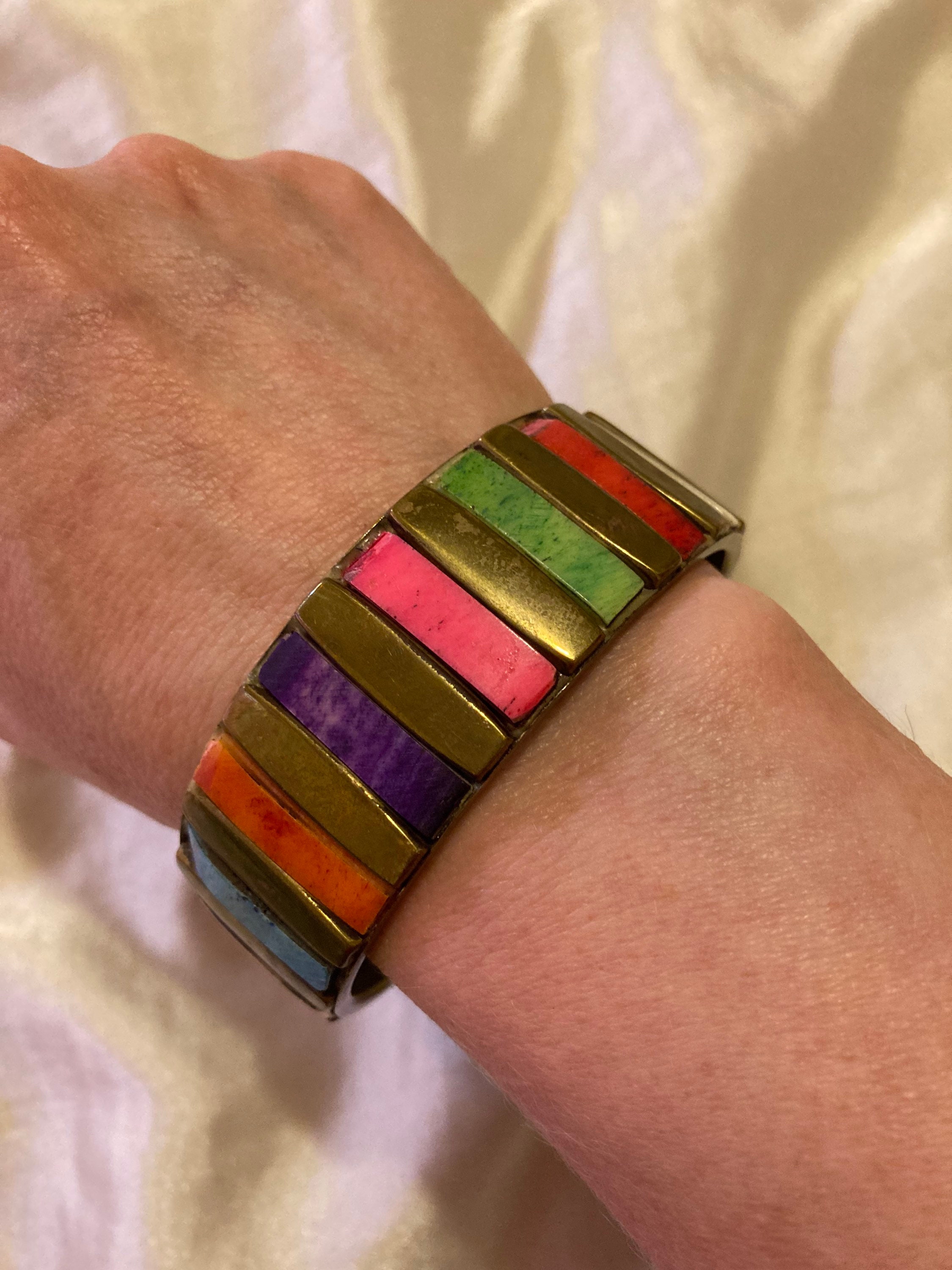 Bunter Vintage Armreif Armband - Regenbogen + Goldfarbener Armreif - Chunky Vintage Armbänder - Statement Schmuck - Vintage Armreifen