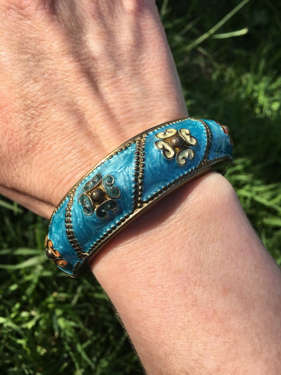 80s 90s Vintage Blue Floral + Gold Tone Cuff Brac… - image 2