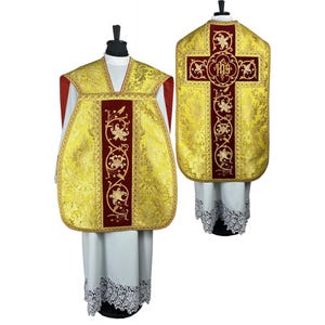 Roman style fiddleback Chasuble with a Maniple, Burse and chalice veil, Vestments for Priest, Catholic Vestments, Liturgical Chasuble.
