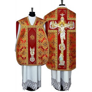 Roman style fiddleback Chasuble with a Maniple, Burse and chalice veil, Vestments for Priest, Catholic Vestments, Liturgical Chasuble.