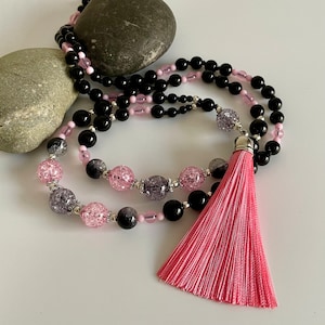 Collana con perline rosa e nere con nappa, collana lunga Boho per donna, gioielli stagionali