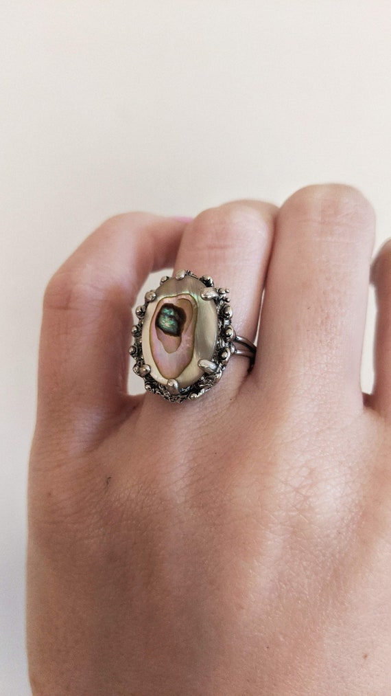 Large vintage abalone shell ring | silver metal - image 3