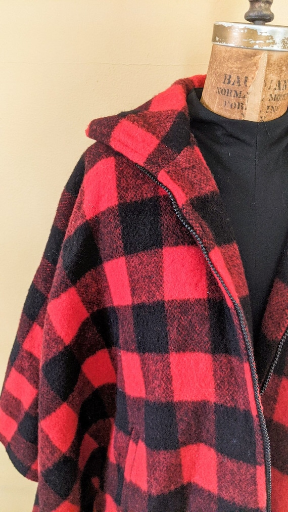 Vintage red and black plaid/checkered winter cape 