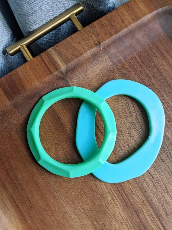 Seafoam Green Chunky Plastic Bangle Bracelet