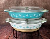 Vintage Set of 2 Pyrex Divided Casserole Dishes - Snowflake