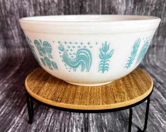 Vintage Pyrex #403 2.5 qt Turquoise Butterprint Mixing Bowl