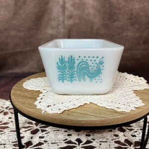 Vintage Pyrex #502 Rectangular Refrigerator Dish - “Amish/Turquoise Butterprint”