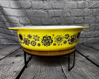 Vintage Pyrex 1957 Promotional Dish - “Pressed Flowers”