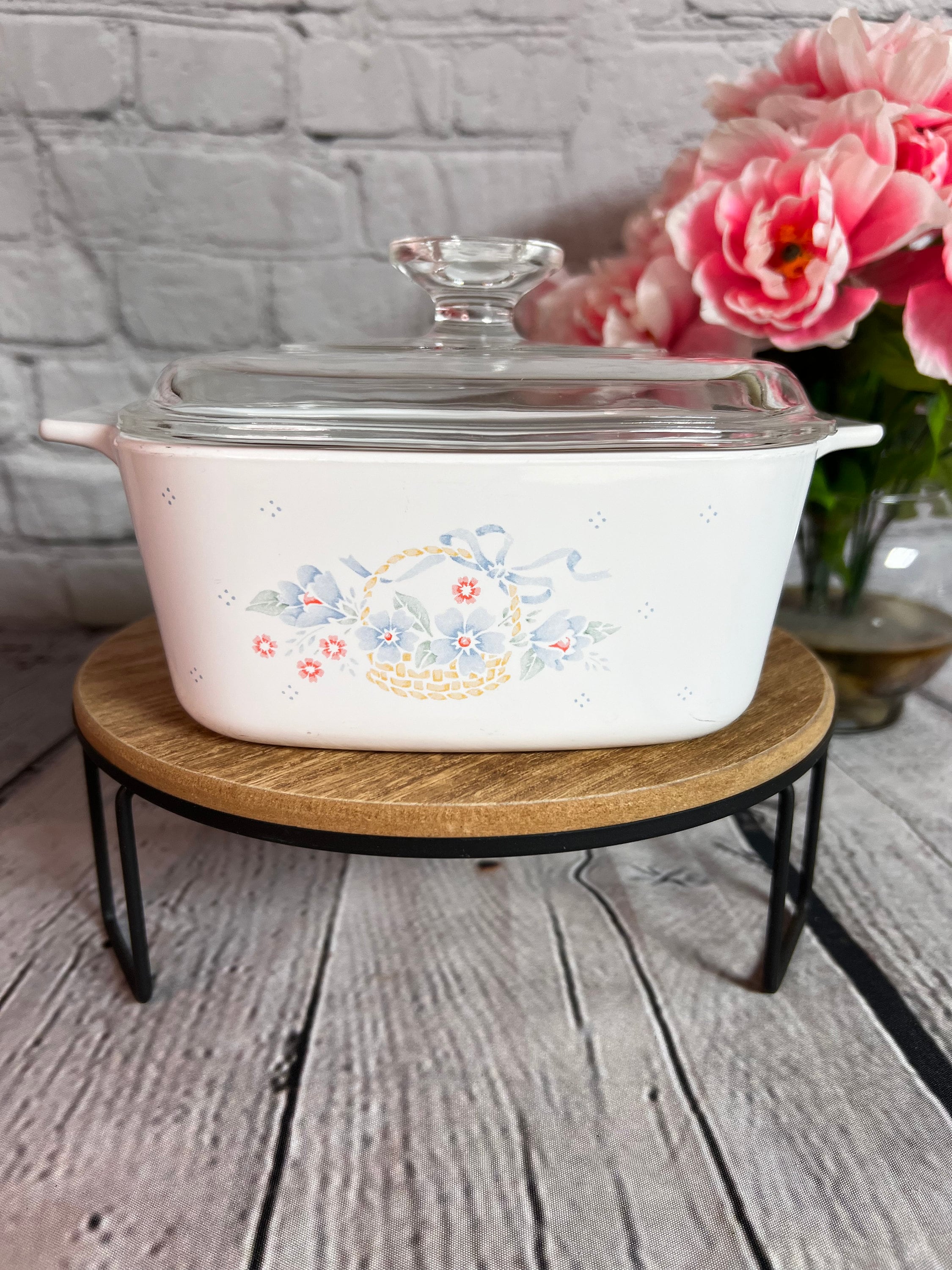 Vintage Corningware Country Cornflower 1.5L Covered Casserole Dish
