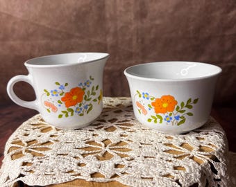 Vintage 1970s Corelle “Wildflower” Creamer and Sugar Bowl Set