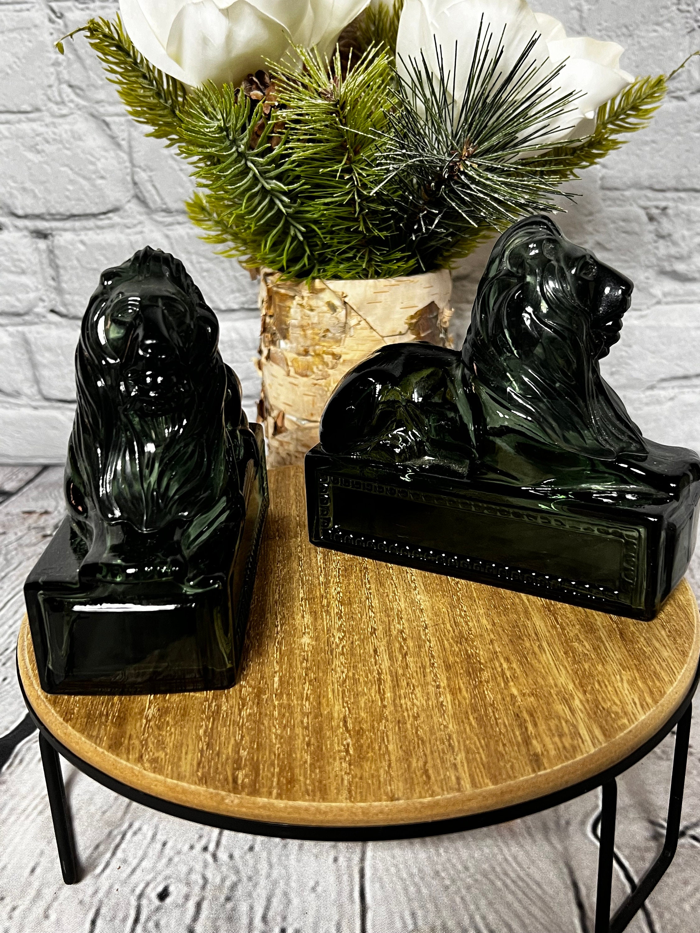 Vintage Avon 1970s Set of 2 “Classic Lion” Aftershave Decanters – EMPTY Vintage Avon 1970s Set of 2 “Classic Lion” Aftershave Decanters – EMPTY