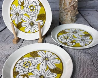 Vintage 1970s Deluxe Premiere Set of 3 “Almier” Snack/Salad Plates