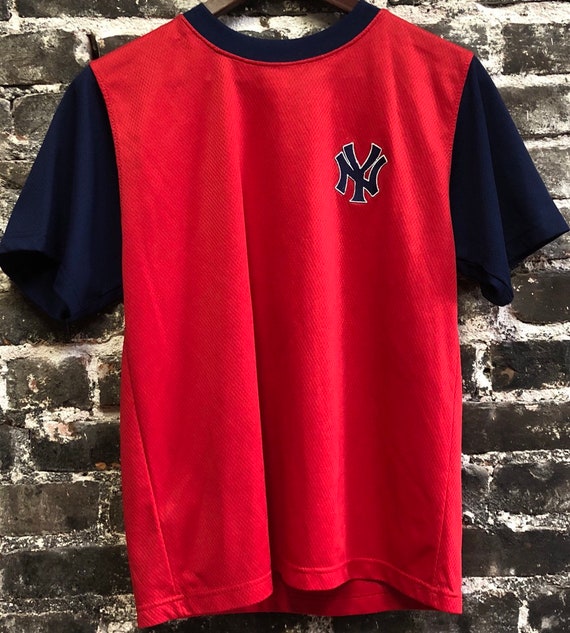 red yankees jersey