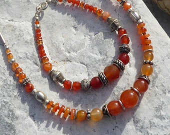 Genuine Cornalina Y ROJO JASPE Tallado Mariposa Colgante Collar Cuerda Larga /&
