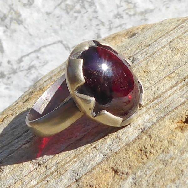 Bague Argent 925 Et Grenat Rouge - Taille 53 - Poids 29,77g - Occasion