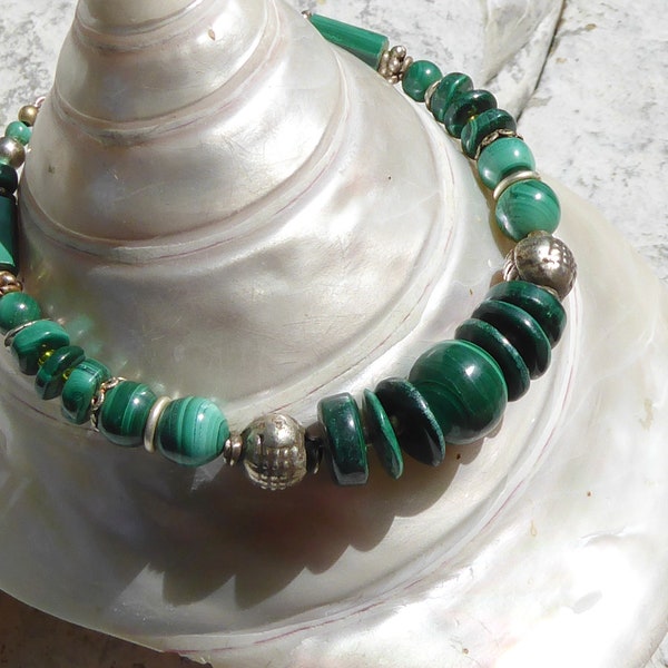 Bracelet malachite et perles décoratives