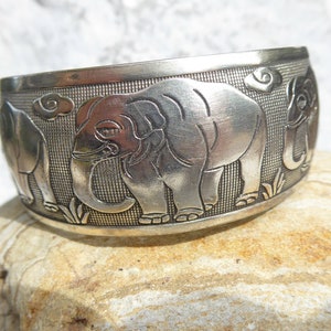 Silver metal elephant bracelet
