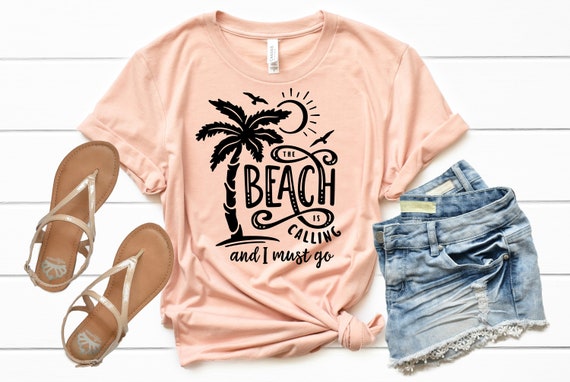 Camiseta para la playa está llamando y ir camisa - Etsy España