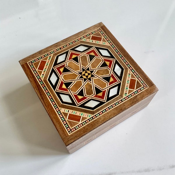 Small Gorgeous Mosaic Middle Eastern Ring Box .Wedding box, engagement box, bracelet box.. Valentine Gift