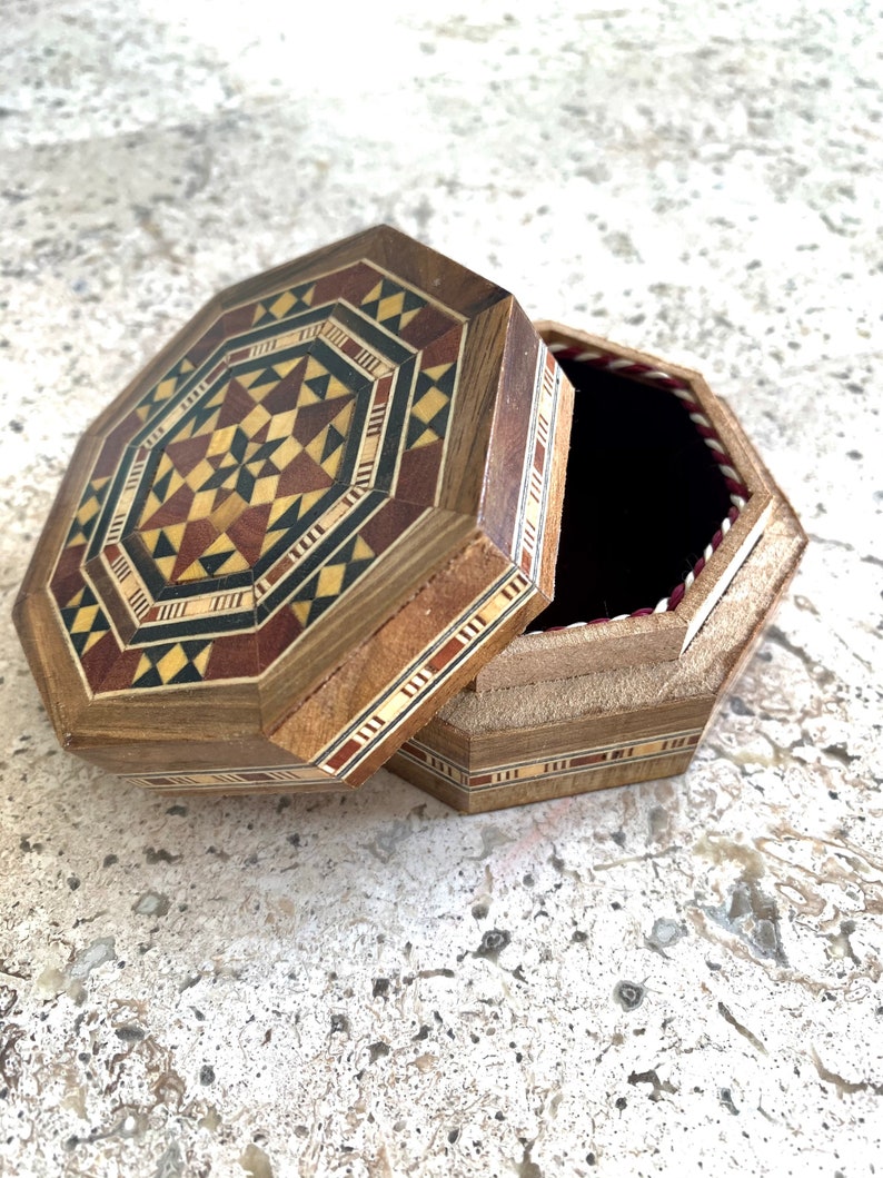 Small Gorgeous Mosaic Middle Eastern Ring Box
