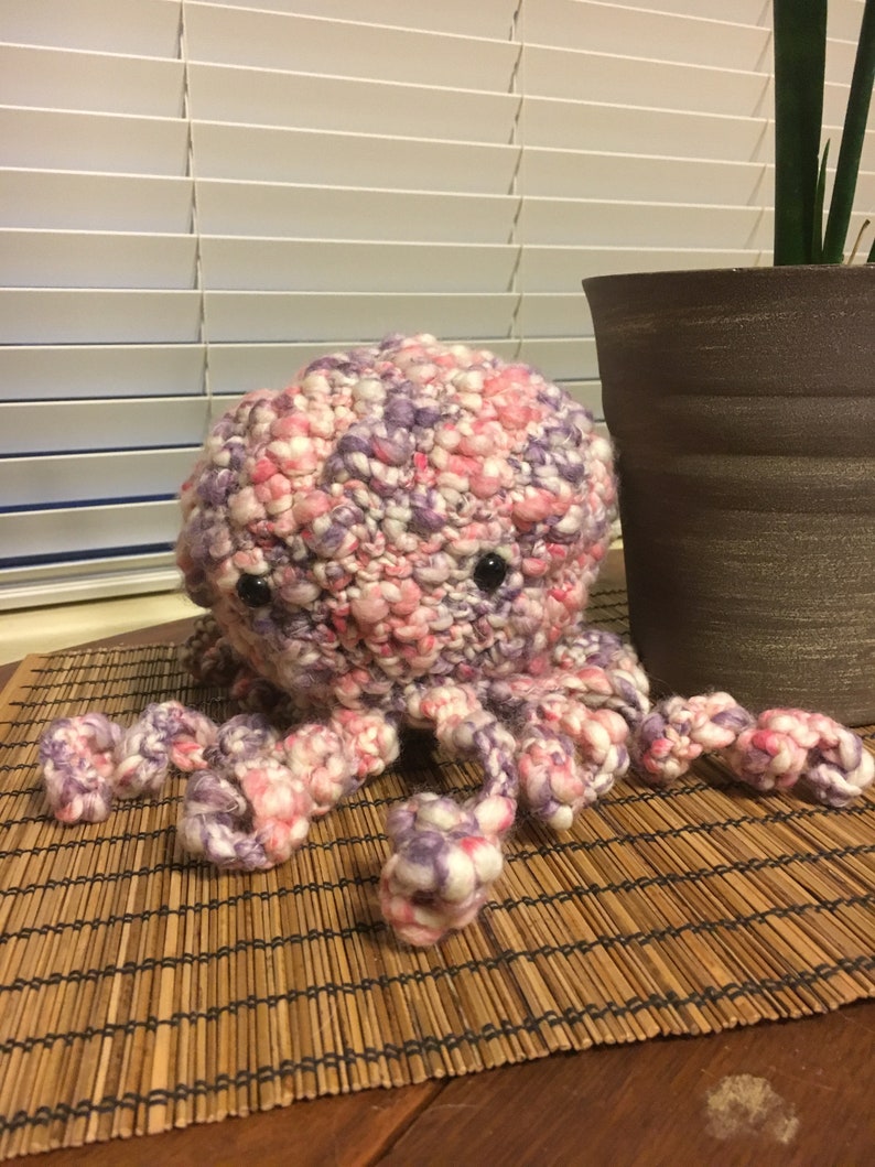 little legs crochet sea creature Medium-Big head Octopus
