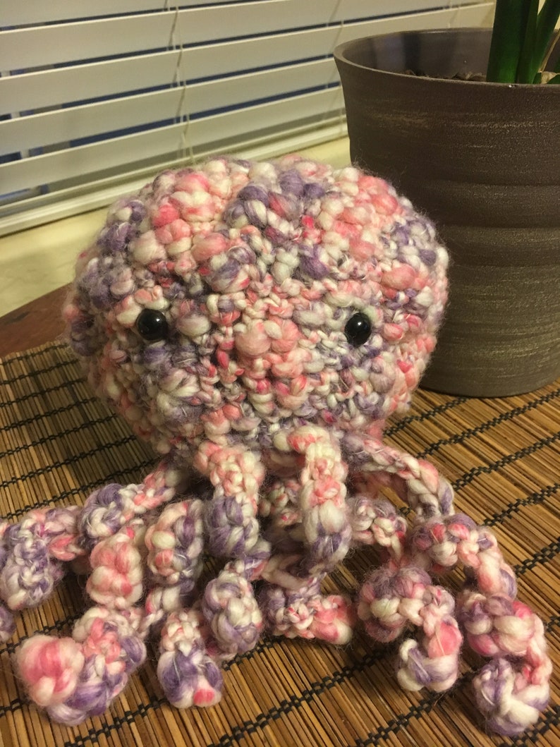 little legs crochet sea creature Medium-Big head Octopus