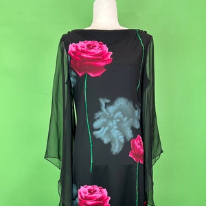 longue robe noire roses vintage avec manches ange en mousseline de soie - Taille M/L | longue robe noire style Stevie Nicks vintage | Robe longue noire à fleurs