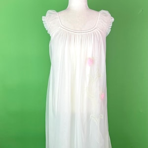 chemise de nuit blanche vintage en mousseline de soie avec applications de roses - Taille moyenne | chemise de nuit féminine vintage | Lingerie Saint-Valentin | Lingerie de mariée