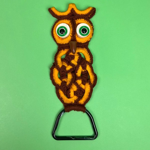 Vintage Crochet Owl Towel Holder | Bathroom Kitsch Decor | 70s Owl Decor | Cottagecore Decor | Vintage Boho Owl Hanging | 70s Macrame Art