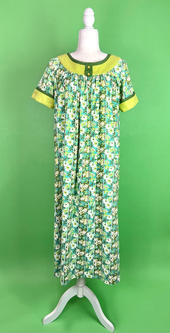 Vintage 50s Avocado Green and Turquoise Daisy Floral Hawaiian
