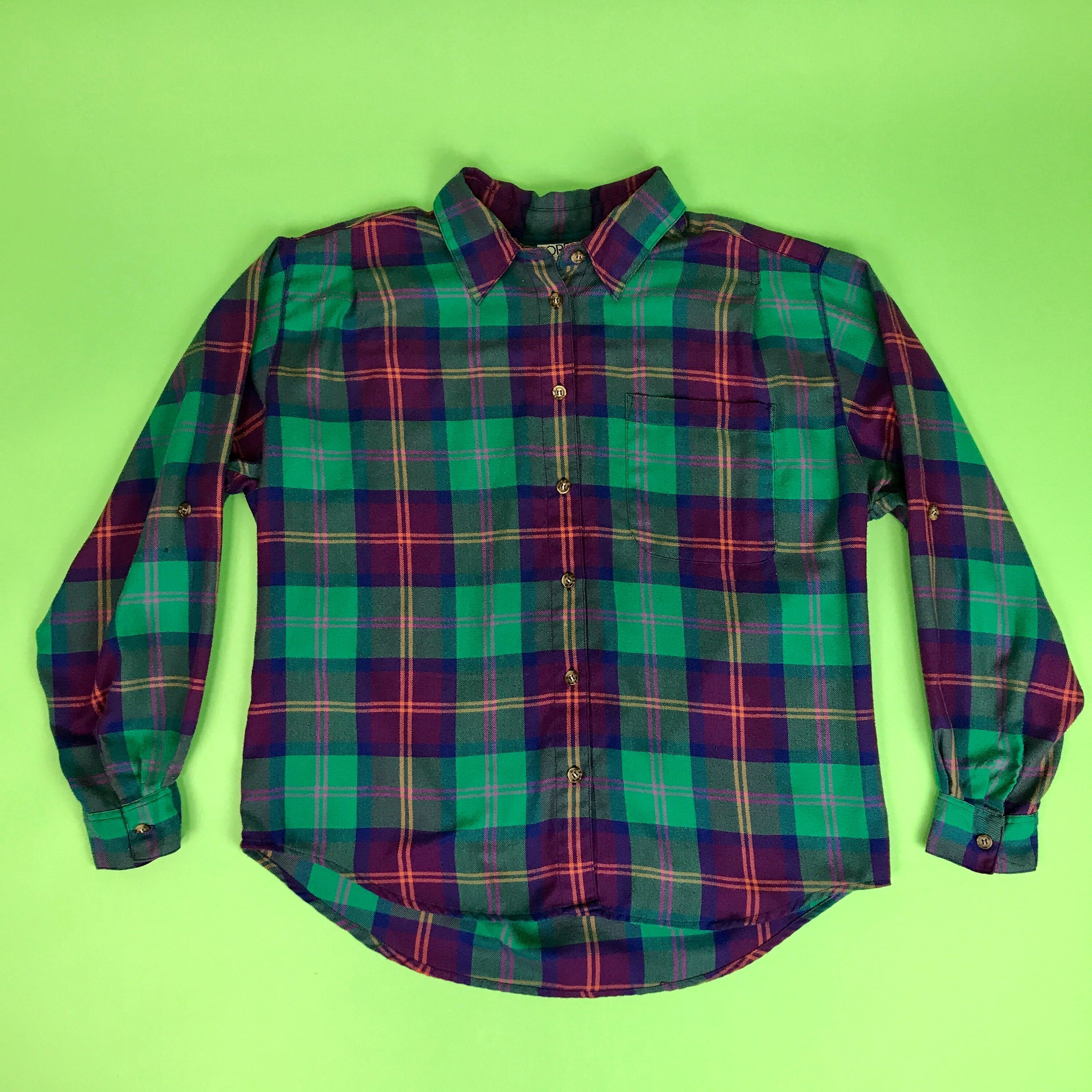 Green plaid flannel shirt. 80-90s grunge.