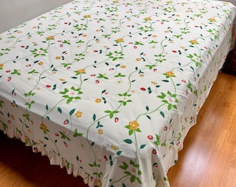 Vintage 70s Ruffled Strawberry Patch Sheet - Queen Flat Sheet | Summer Bedding | Cottagecore Country Farmhouse Bedding Strawberry Decor