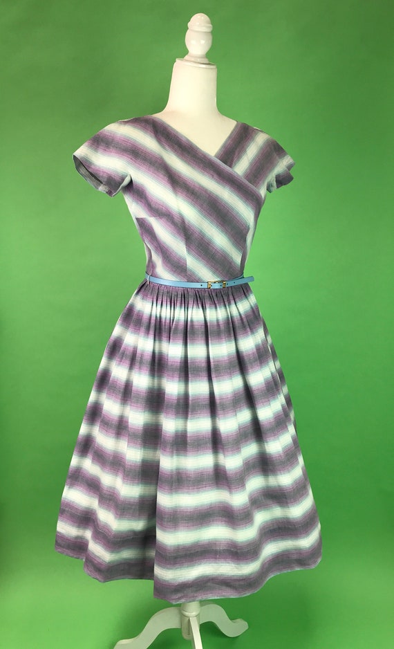 Vintage 1950s Purple Blue Grey White Striped Fit … - image 4