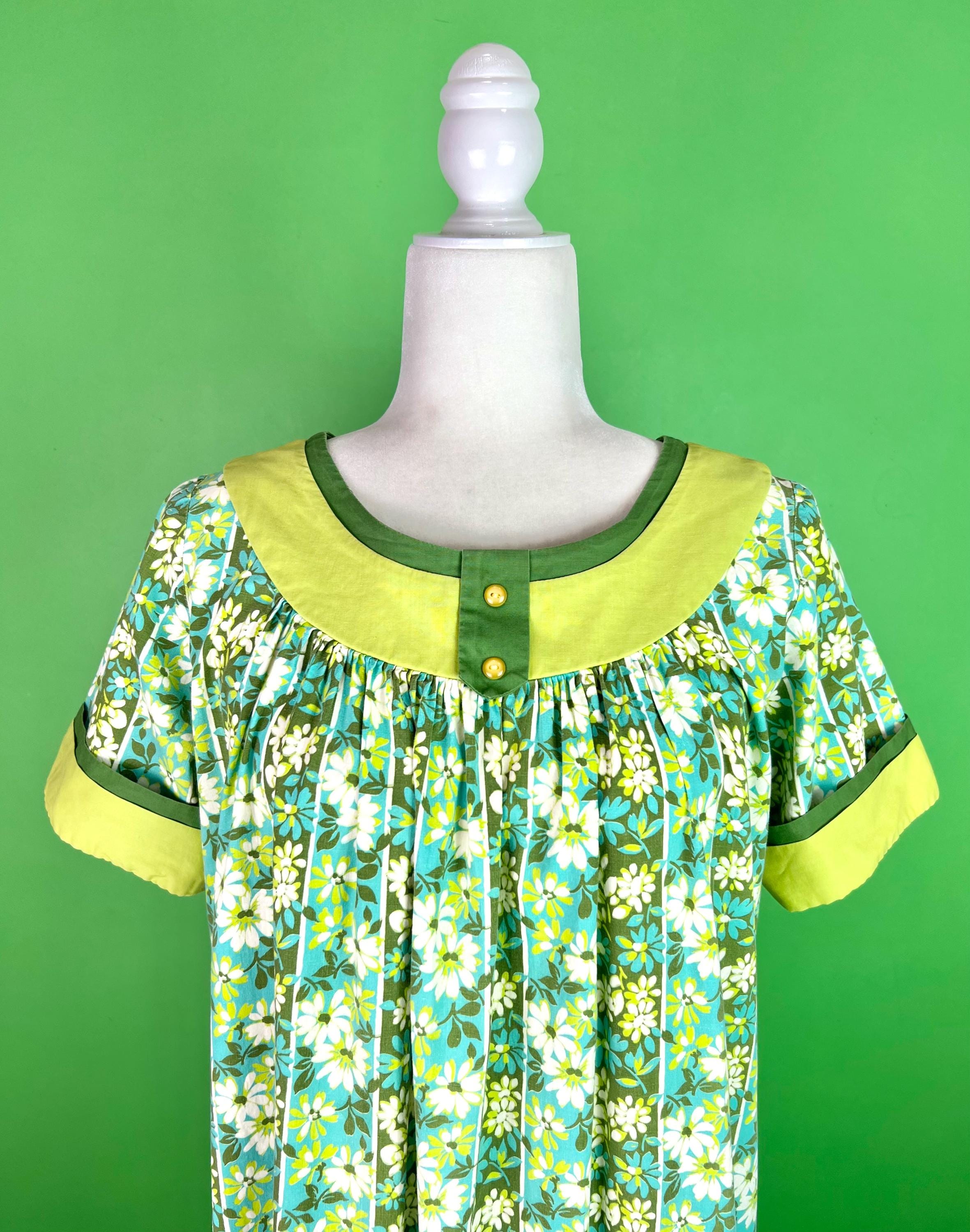 Vintage 50s Avocado Green and Turquoise Daisy Floral Hawaiian