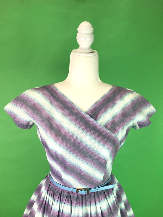 Vintage 1950s Purple Blue Grey White Striped Fit … - image 3