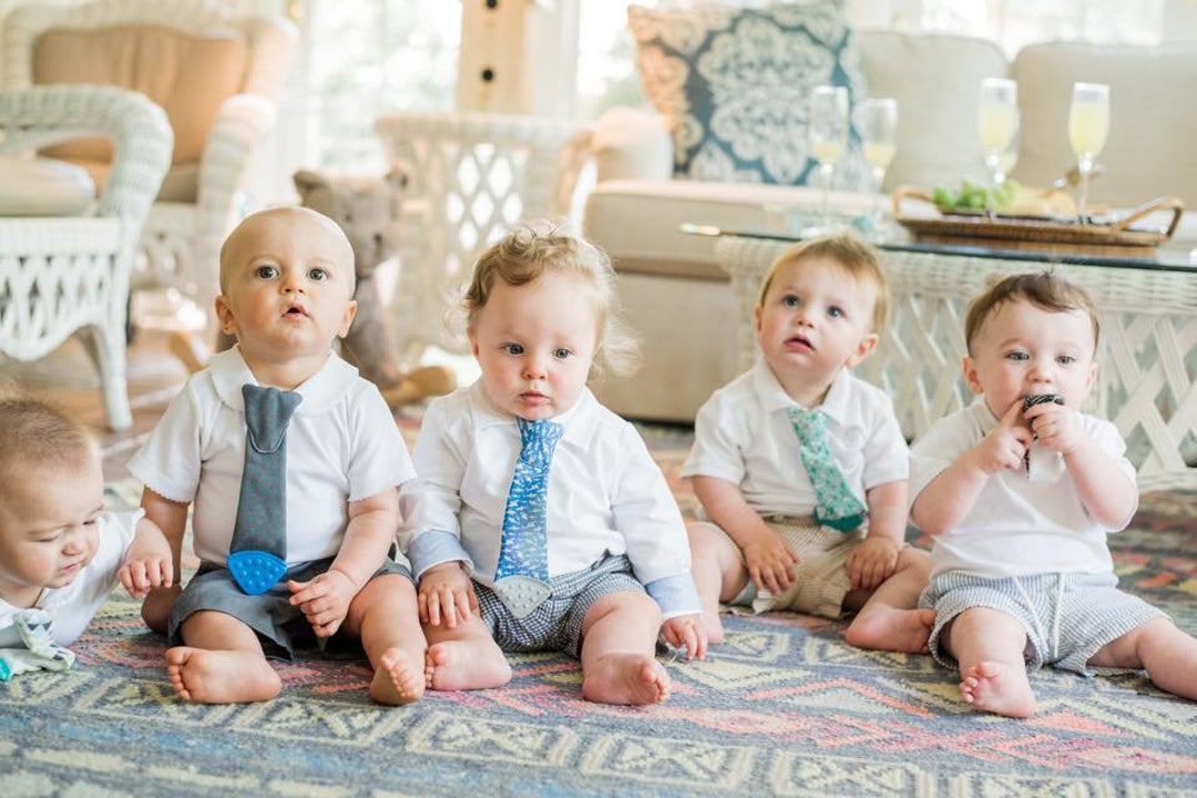 Tasty Tie Baby Teething Tie, 3in1 Clipon, Crinkle Toy & Silicone