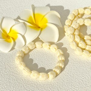 10×12 mm Hawaii Pikake Stretchy Bracelet , Coral Resin Pikake Beaded Bracelet, Hawaii Wedding Jewelry, Graduation Gifts , for 1 pc , YB396