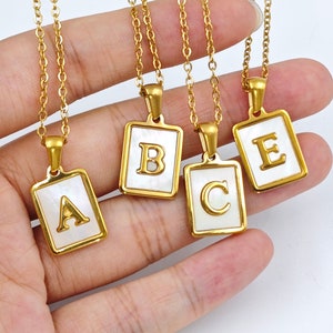 Collar con letras de concha blanca de acero inoxidable de 12 × 18 mm, collar con iniciales MOP, collar con iniciales, colgantes con letras de concha, YB852