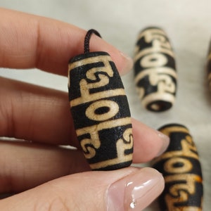 Perles Dzi 3 yeux, grosses perles tonneau en agate tibétaine DZI DZI, 14 × 30 mm, agate amulette tibétaine mate, agate vieil oeil, 2 pièces ou plus, YB480