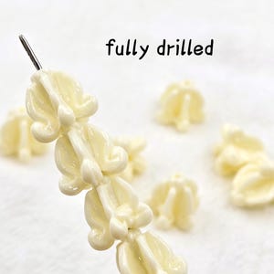 13×13.5 mm Hawaiian Crown Flower Beads , Coral Powder Crown Flower Beads , Ivory Crown Flower Beads , Lei Making , 20 pcs or more ,  YB945
