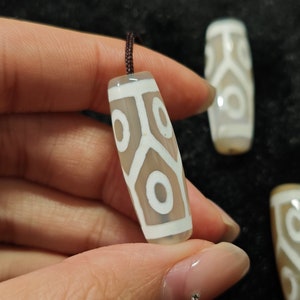6 Eyes Dzi Beads , Tibetan DZI Agate Oval Beads, 10×30 mm , Tibetan Buddhist Amulet , White Eye Agate  Protective Dzi , 5 pcs or more, YB419