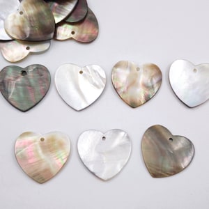 24 × 24 mm schwarze Lippenmuschel Herzform flache Perlen, natürliche schwarze MOP Herzperlen, große Liebesmuschelherz Charms Anhänger, 10 Stück oder mehr, YB619