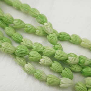 Cuentas de pikake verde manzana abigarradas de 8 x 11 mm, cuentas de jazmín coral de resina compuesta, cuentas de pikake verde manzana hawaianas, 30 piezas o más, YB1238